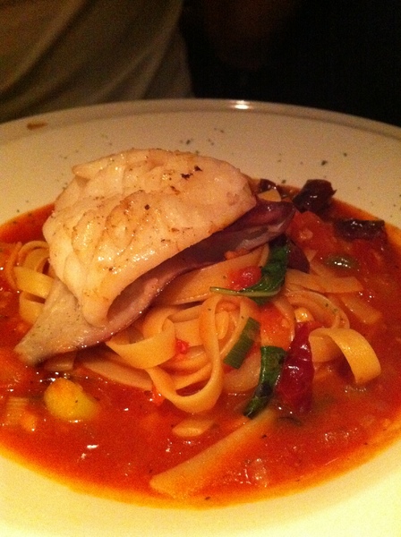 La gondola宮都拉義式主題餐廳：氣氛佳~口味佳~服務也不賴~好吃高級義大利麵~