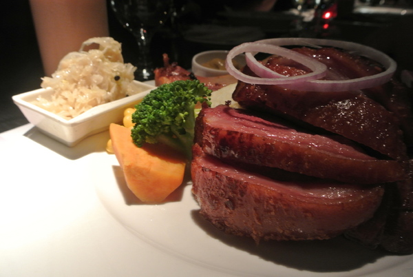 La gondola宮都拉義式主題餐廳：氣氛佳~口味佳~服務也不賴~好吃高級義大利麵~