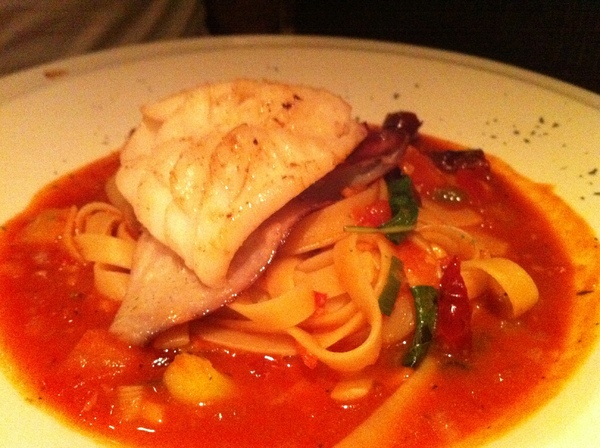 La gondola宮都拉義式主題餐廳：氣氛佳~口味佳~服務也不賴~好吃高級義大利麵~