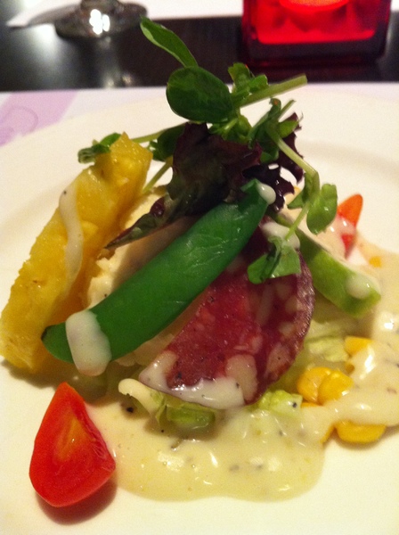 La gondola宮都拉義式主題餐廳：氣氛佳~口味佳~服務也不賴~好吃高級義大利麵~