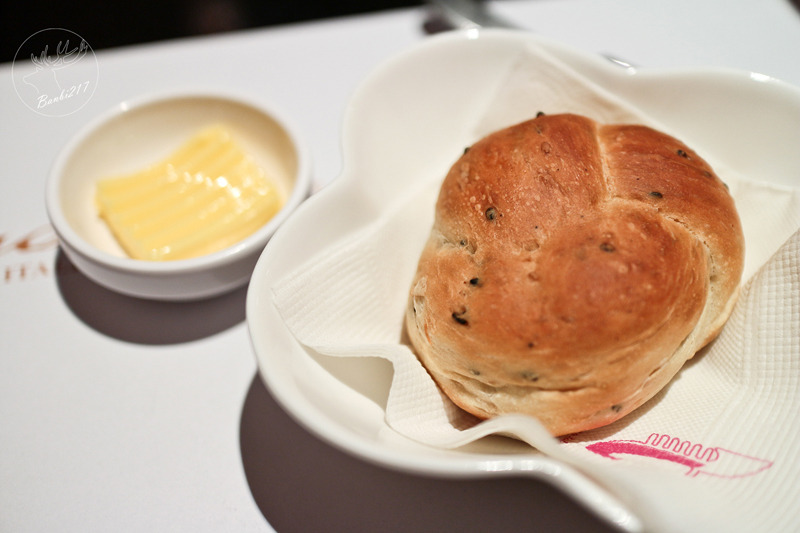 Banbi217 美食旅遊: 宮都拉義式主題餐廳,義大利麵料理,排餐,燉飯,沙拉前菜(台北東區、大安區、捷運忠孝敦化)[邀約]