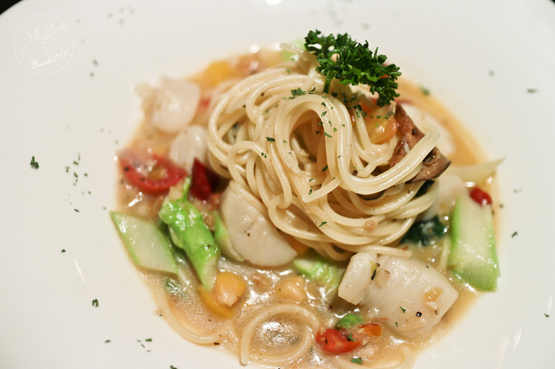 Banbi217 美食旅遊: 宮都拉義式主題餐廳,義大利麵料理,排餐,燉飯,沙拉前菜(台北東區、大安區、捷運忠孝敦化)[邀約]