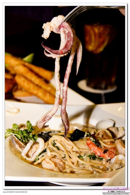 麥晶鮮釀啤酒餐廳(板橋店):【美食♥ 板橋】☼ 麥晶德國鮮釀啤酒餐廳☼ 美食&鮮釀啤酒加上大螢幕直播球賽和駐唱表演,多重享受♥♥