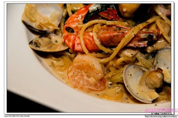 麥晶鮮釀啤酒餐廳(板橋店):【美食♥ 板橋】☼ 麥晶德國鮮釀啤酒餐廳☼ 美食&鮮釀啤酒加上大螢幕直播球賽和駐唱表演,多重享受♥♥