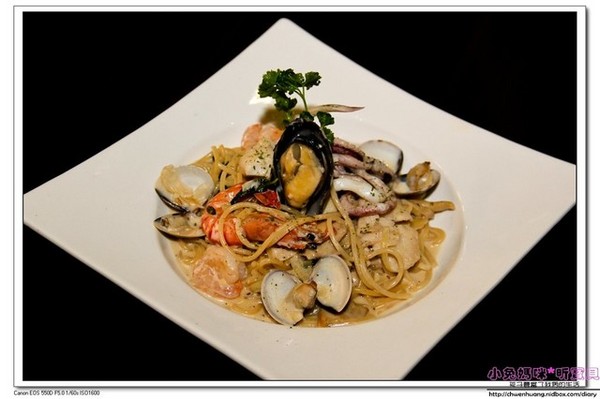 麥晶鮮釀啤酒餐廳(板橋店):【美食♥ 板橋】☼ 麥晶德國鮮釀啤酒餐廳☼ 美食&鮮釀啤酒加上大螢幕直播球賽和駐唱表演,多重享受♥♥