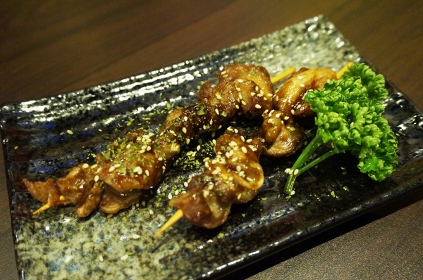 麥晶鮮釀啤酒餐廳(板橋店)：[板橋.府中] 麥晶鮮釀啤酒餐廳：現場演唱/棒球直播/啤酒/美食