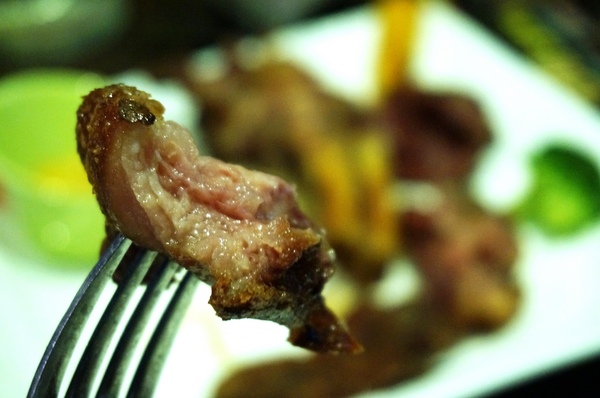 麥晶鮮釀啤酒餐廳(板橋店)：[板橋.府中] 麥晶鮮釀啤酒餐廳：現場演唱/棒球直播/啤酒/美食