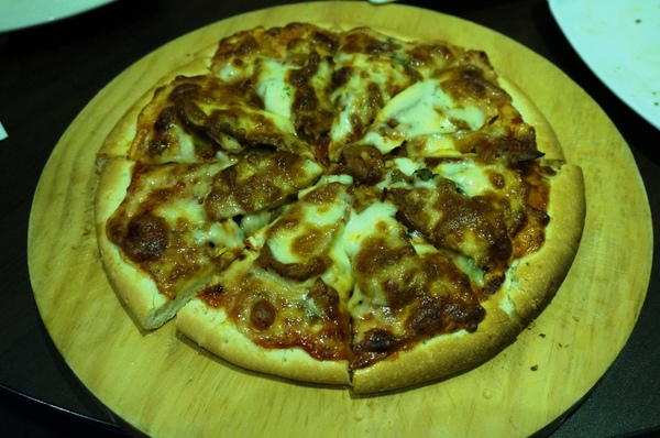 麥晶鮮釀啤酒餐廳(板橋店)：[板橋.府中] 麥晶鮮釀啤酒餐廳：現場演唱/棒球直播/啤酒/美食