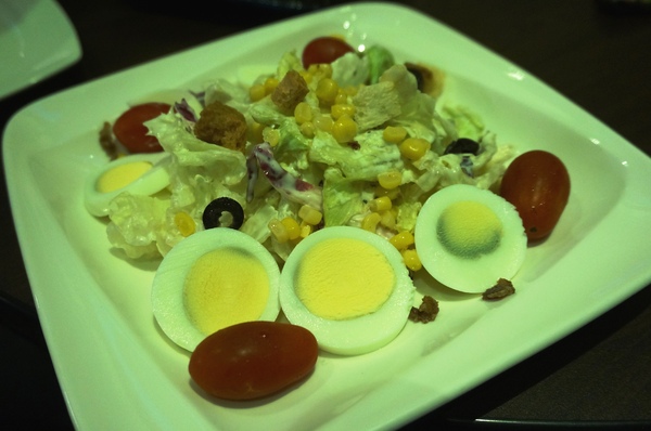 麥晶鮮釀啤酒餐廳(板橋店)：[板橋.府中] 麥晶鮮釀啤酒餐廳：現場演唱/棒球直播/啤酒/美食