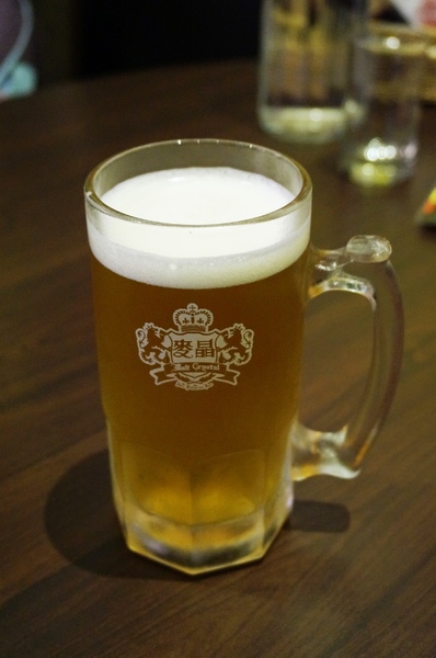 麥晶鮮釀啤酒餐廳(板橋店)：[板橋.府中] 麥晶鮮釀啤酒餐廳：現場演唱/棒球直播/啤酒/美食