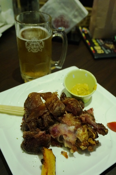 麥晶鮮釀啤酒餐廳(板橋店)：[板橋.府中] 麥晶鮮釀啤酒餐廳：現場演唱/棒球直播/啤酒/美食