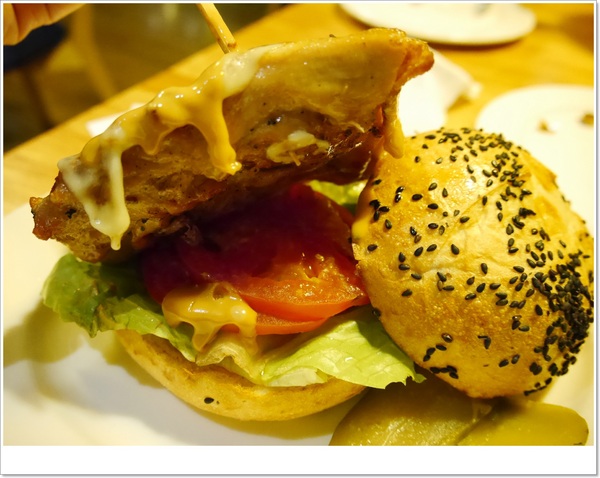 Fanier 費尼餐廳:【內湖】Fanier 費尼餐廳-簡約北歐時尚風格的美式餐點 (超值分享套餐、沙拉、漢堡、墨西哥餅、義大利麵、早午餐、鬆餅)