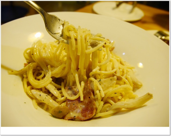 Fanier 費尼餐廳:【內湖】Fanier 費尼餐廳-簡約北歐時尚風格的美式餐點 (超值分享套餐、沙拉、漢堡、墨西哥餅、義大利麵、早午餐、鬆餅)