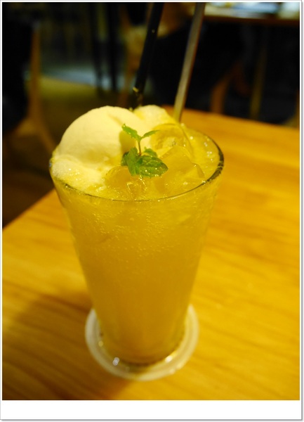 Fanier 費尼餐廳:【內湖】Fanier 費尼餐廳-簡約北歐時尚風格的美式餐點 (超值分享套餐、沙拉、漢堡、墨西哥餅、義大利麵、早午餐、鬆餅)