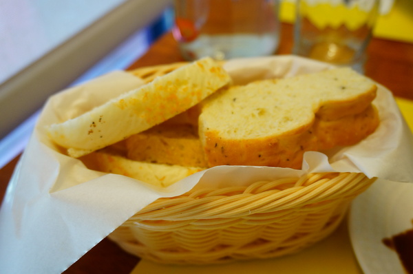 紗汀娜好食:【台北.民權西路站】紗汀娜好食-『溫暖黃金陽光風』