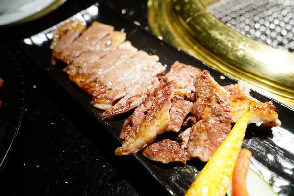 塩選輕塩風燒肉(公益店)：塩選輕塩風燒肉-公益店-禪境中優雅享受燒肉的極緻精神