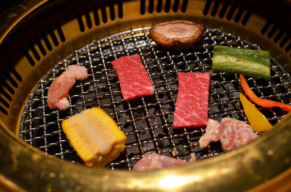 塩選輕塩風燒肉(公益店)：『台中||西區』服務高分燒肉店，有特約停車場-塩選輕塩風燒肉