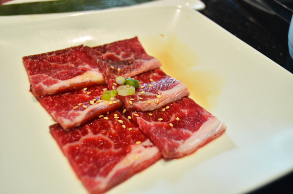 塩選輕塩風燒肉(公益店)：『台中||西區』服務高分燒肉店，有特約停車場-塩選輕塩風燒肉