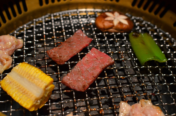 塩選輕塩風燒肉(公益店)：『台中||西區』服務高分燒肉店，有特約停車場-塩選輕塩風燒肉