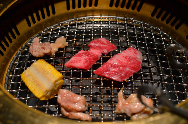 塩選輕塩風燒肉(公益店)：『台中||西區』服務高分燒肉店，有特約停車場-塩選輕塩風燒肉