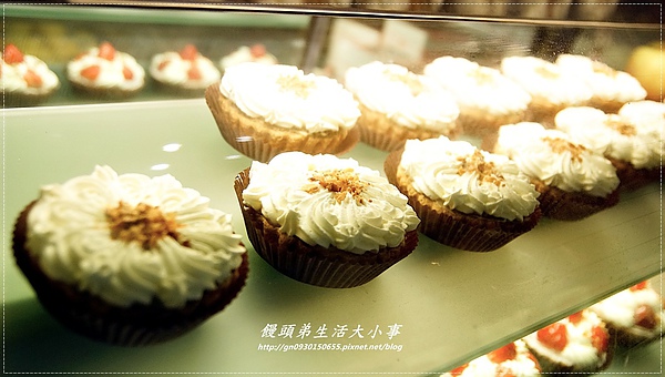 好米亞：【食記/台北市】限量的草莓派＆香蕉派～晚來妳就吃不到囉♪♪好米亞♪♪