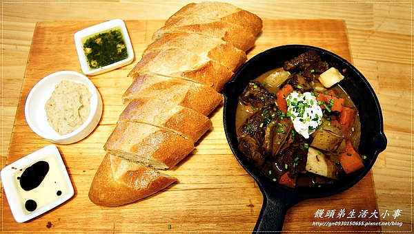 好米亞：【食記/台北市】限量的草莓派＆香蕉派～晚來妳就吃不到囉♪♪好米亞♪♪