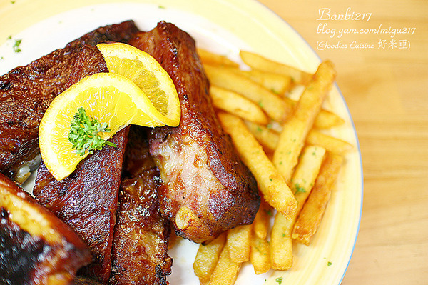 好米亞：[好米亞 Goodies Cuisine]信義永吉商圈巷弄內平價酥脆的手工蘋果派及香蕉派(捷運市政府站,下午茶,咖啡館,餐廳,漢堡,義大利麵,豬肋排)