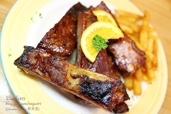 好米亞：[好米亞 Goodies Cuisine]信義永吉商圈巷弄內平價酥脆的手工蘋果派及香蕉派(捷運市政府站,下午茶,咖啡館,餐廳,漢堡,義大利麵,豬肋排)