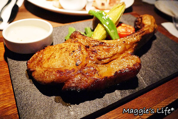 好米亞義法餐酒館:台北東區。捷運忠孝敦化【好米亞義法餐酒館】在台灣就能品嚐歐式風味料理◆碳烤海鮮拼盤。戰斧豬排