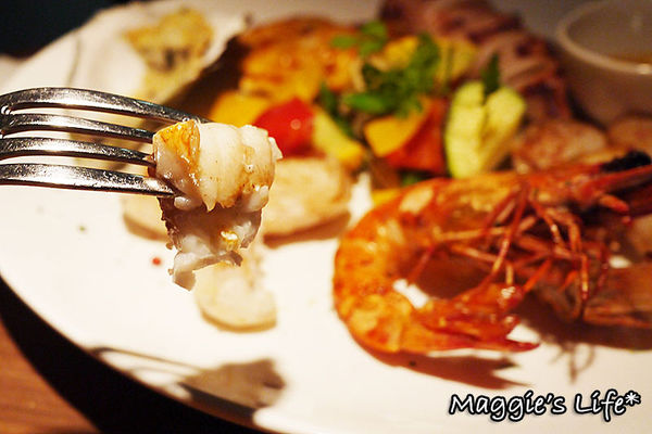 好米亞義法餐酒館:台北東區。捷運忠孝敦化【好米亞義法餐酒館】在台灣就能品嚐歐式風味料理◆碳烤海鮮拼盤。戰斧豬排