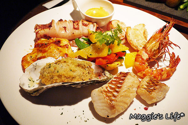 好米亞義法餐酒館:台北東區。捷運忠孝敦化【好米亞義法餐酒館】在台灣就能品嚐歐式風味料理◆碳烤海鮮拼盤。戰斧豬排