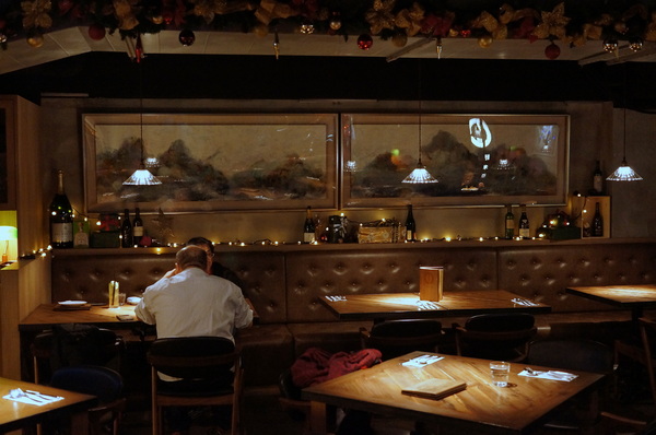 好米亞義法餐酒館:(胖樺食記)台北東區餐點一流環境滿分「好米亞義法餐酒館」。精緻細膩排餐配上各式酒類微醺宜人。