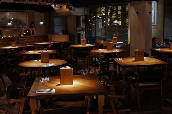 好米亞義法餐酒館:(胖樺食記)台北東區餐點一流環境滿分「好米亞義法餐酒館」。精緻細膩排餐配上各式酒類微醺宜人。