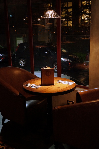 好米亞義法餐酒館:(胖樺食記)台北東區餐點一流環境滿分「好米亞義法餐酒館」。精緻細膩排餐配上各式酒類微醺宜人。