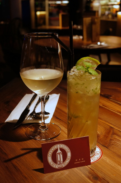 好米亞義法餐酒館:(胖樺食記)台北東區餐點一流環境滿分「好米亞義法餐酒館」。精緻細膩排餐配上各式酒類微醺宜人。