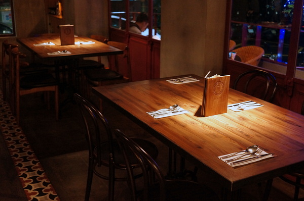 好米亞義法餐酒館:(胖樺食記)台北東區餐點一流環境滿分「好米亞義法餐酒館」。精緻細膩排餐配上各式酒類微醺宜人。