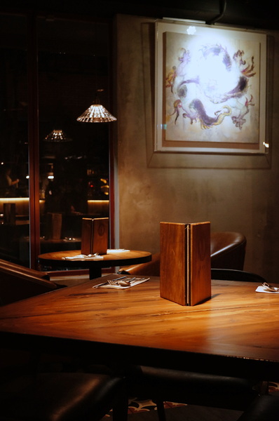 好米亞義法餐酒館:(胖樺食記)台北東區餐點一流環境滿分「好米亞義法餐酒館」。精緻細膩排餐配上各式酒類微醺宜人。