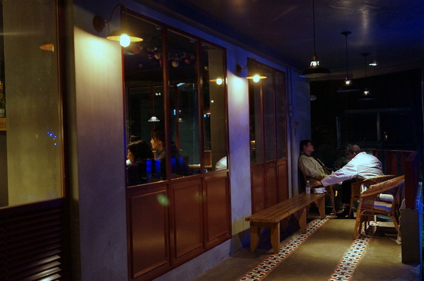 好米亞義法餐酒館:(胖樺食記)台北東區餐點一流環境滿分「好米亞義法餐酒館」。精緻細膩排餐配上各式酒類微醺宜人。