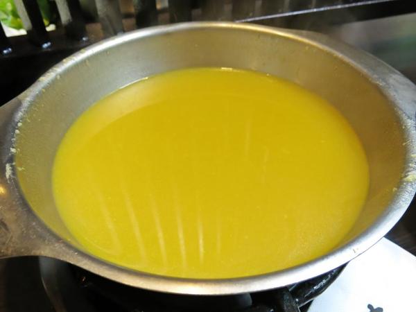 輕井澤鍋物(公益路旗艦店)：【台中】平價又大氣的火鍋旗艦店 — 輕井澤