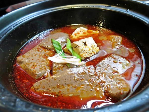 輕井澤鍋物(公益路旗艦店)：【台中】平價又大氣的火鍋旗艦店 — 輕井澤