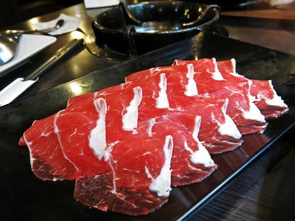 輕井澤鍋物(公益路旗艦店)：【台中】平價又大氣的火鍋旗艦店 — 輕井澤