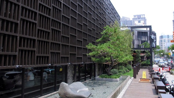 輕井澤鍋物(公益路旗艦店)：【台中火鍋食記】氣派裝潢價格親民cp值破表@輕井澤公益旗艦店