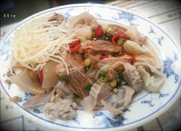 好鮮屋米粉湯：[中壢夜市]夜市裡也賣米粉湯 ♥『好鮮屋米粉湯』♥ 一大碗才30元的米粉湯