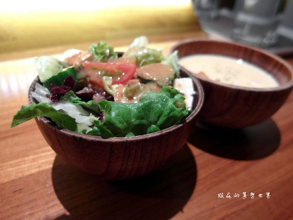 田樂For Farm BURGER:【台中】超人氣排隊美食!老房子裡的漢堡!田樂一店For Farm Burger(102巷店)!