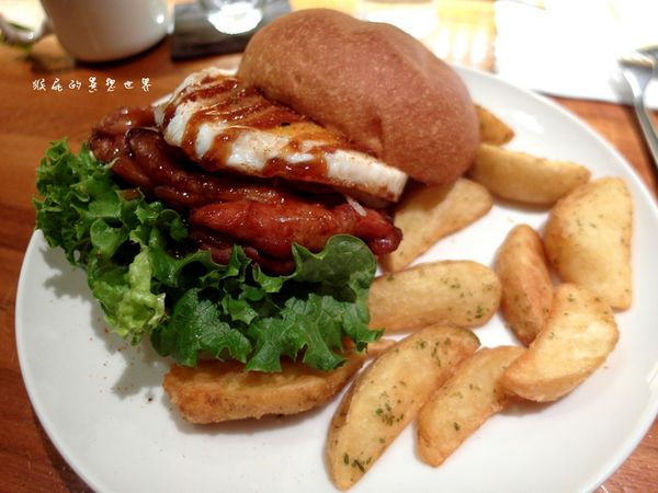 田樂For Farm BURGER:【台中】超人氣排隊美食!老房子裡的漢堡!田樂一店For Farm Burger(102巷店)!