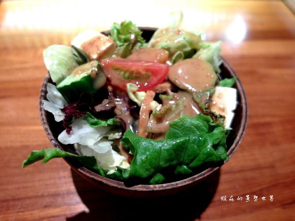 田樂For Farm BURGER:【台中】超人氣排隊美食!老房子裡的漢堡!田樂一店For Farm Burger(102巷店)!