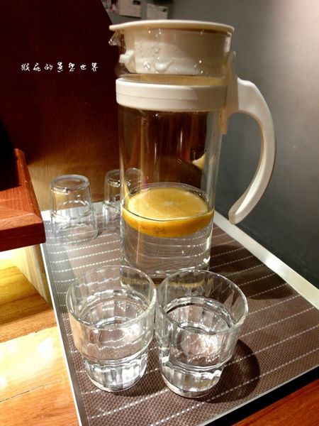 田樂For Farm BURGER:【台中】超人氣排隊美食!老房子裡的漢堡!田樂一店For Farm Burger(102巷店)!