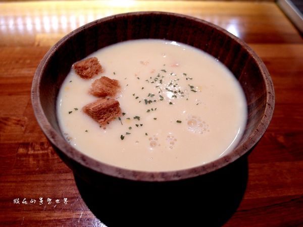 田樂For Farm BURGER:【台中】超人氣排隊美食!老房子裡的漢堡!田樂一店For Farm Burger(102巷店)!