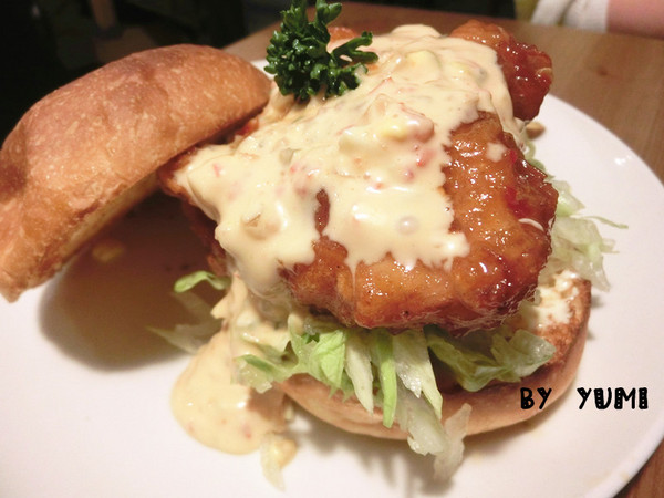 田樂 for Farm Burger:【台中食記】隱藏巷弄懷舊老店♥食尚玩家大力推薦@田樂For Farm BURGER