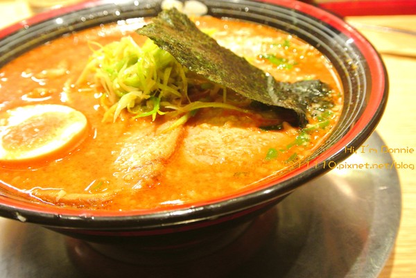 屯京拉麵：[美食]台北♥來自日本溫順辣感的麻辣豚骨叉燒拉麵♥屯京拉麵